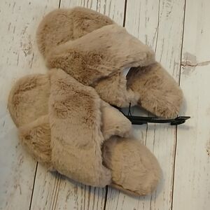 Joyspun women's easy on/off Opp X Band fuzzy slippers Mocha size 11